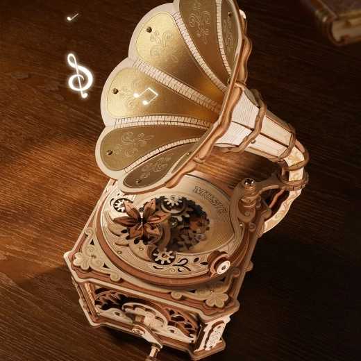 Delujoč mehanski gramofon na ročico