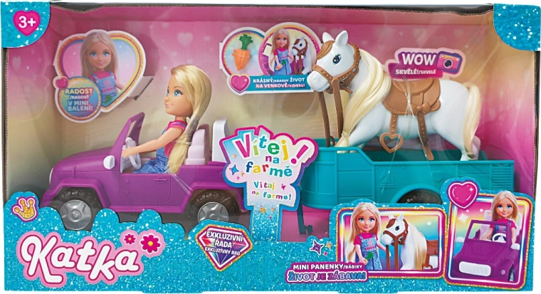 Kmetička z avtom in prikolico za konje