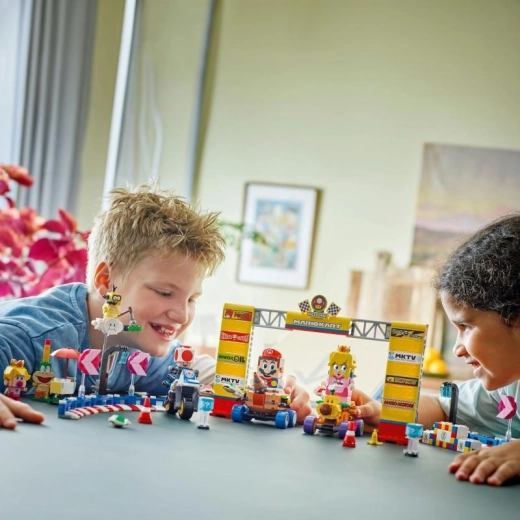 Interaktivna izkušnja z LEGO Super Mario