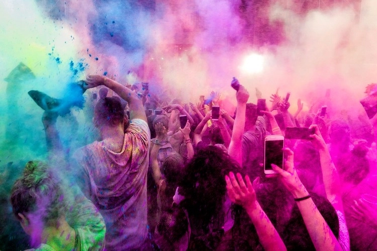 Creates striking and photogenic effects
