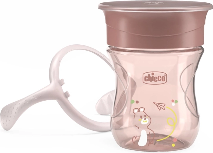 Raste z otrokom: od lončka s slamico do odprtega kozarca