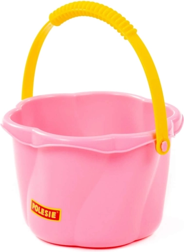Trpežna plastika primerna za igro na prostem