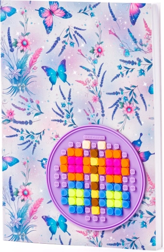 Igriv motiv metuljev, ki razveseli