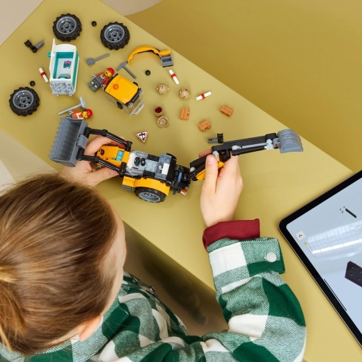 Interaktivno sestavljanje z LEGO Builder
