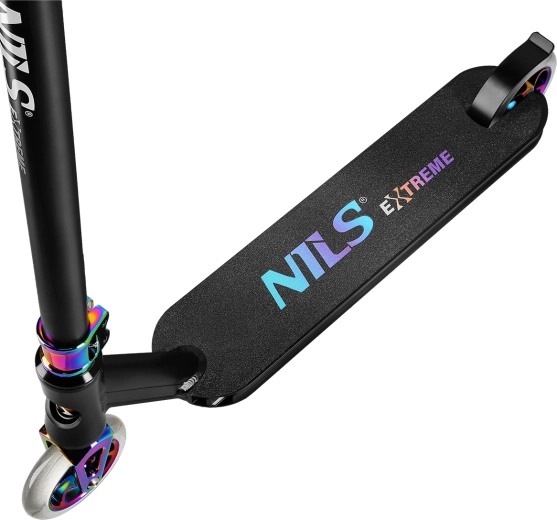 Čvrsta petkomorna deska in jekleno T-krmilo