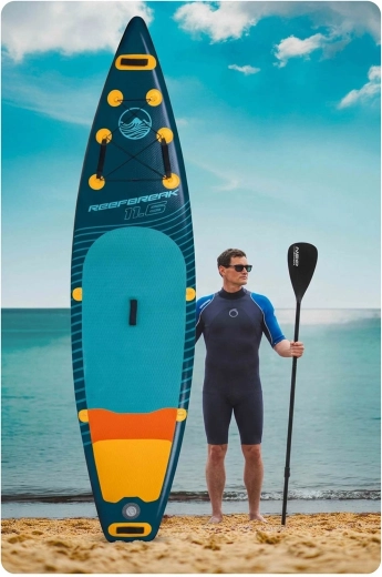 Stabilna platforma z nedrsečo podlago in ročaji