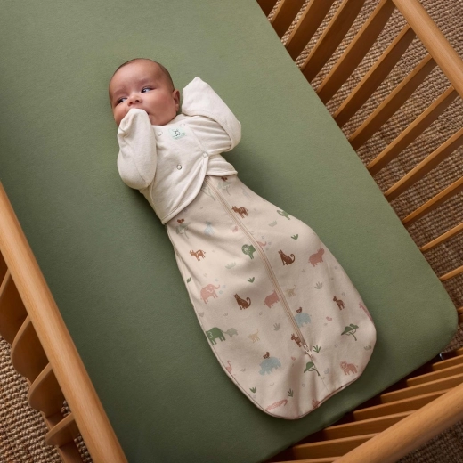 2-in-1: swaddle and sleeping bag with arms free