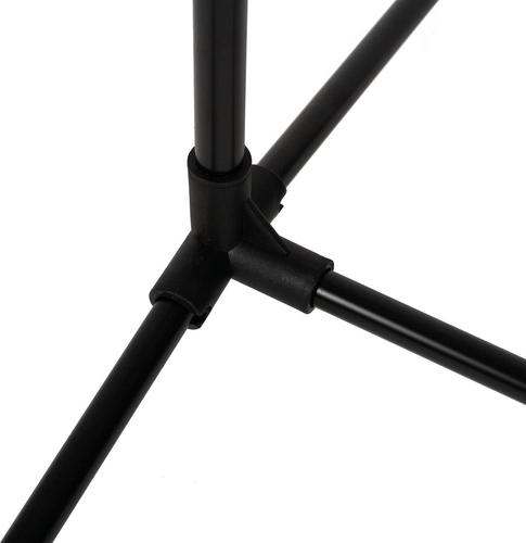 Stable steel construction for outdoor play