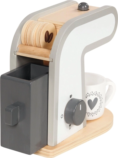 Modern wooden design for a kids’ kitchen