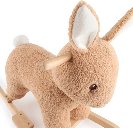 Varno držanje zahvaljujoč ročajem in naslonom za noge