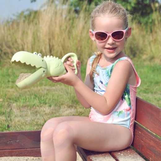 Zabava v pesku in ob vodi