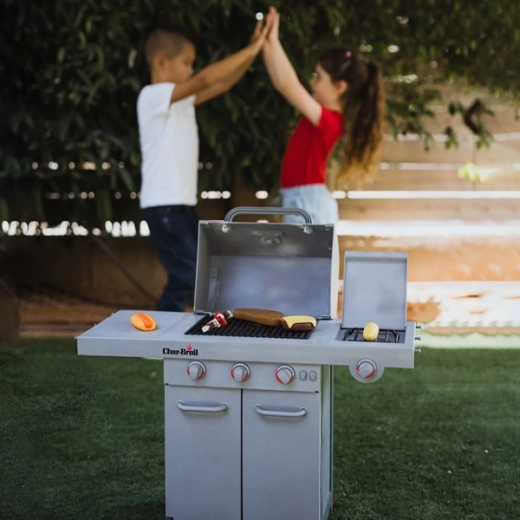 Rich accessory set for instant play