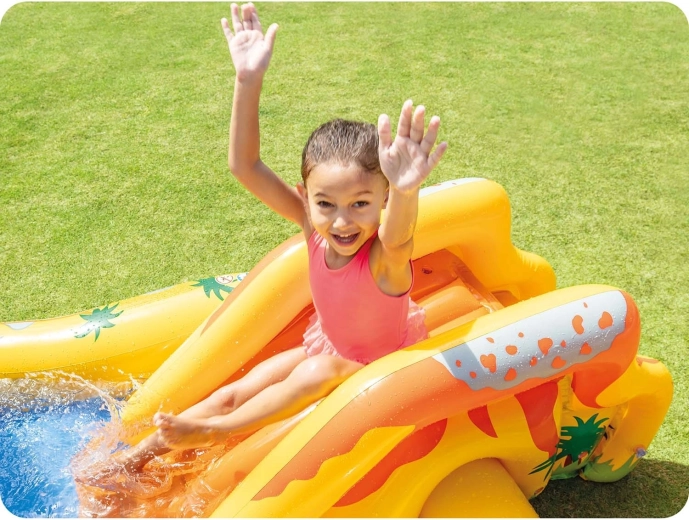 Mehak tobogan v plitek bazenček