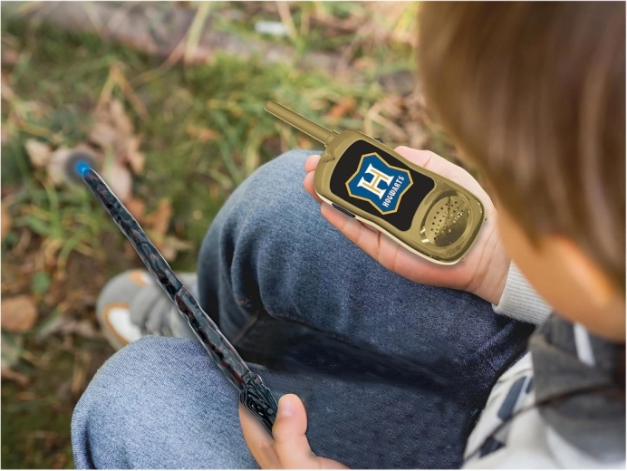 Pogovarjanje na daljavo z otroškimi radijskimi postajami