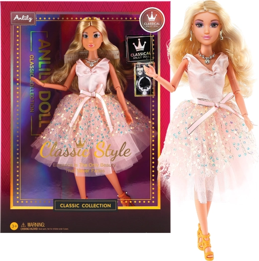 Modna punčka v svetlo rožnati kratki večerni obleki