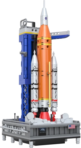 Razstavni podstavek s konstrukcijskimi detajli