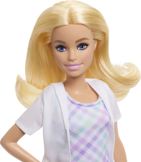 Lutka Barbie v karierni opravi