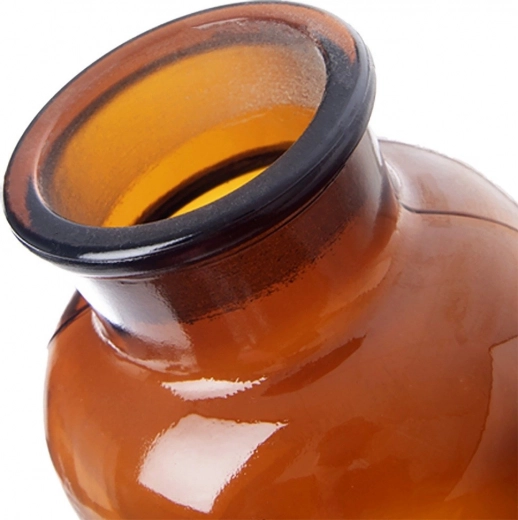 Širok vrat za enostavno polnjenje