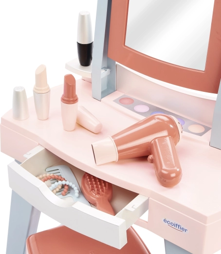 Ogledalo in praktičen predal