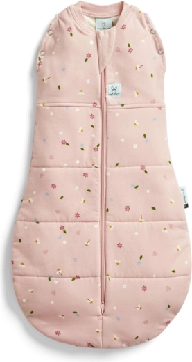 2-in-1: swaddle and sleeping bag