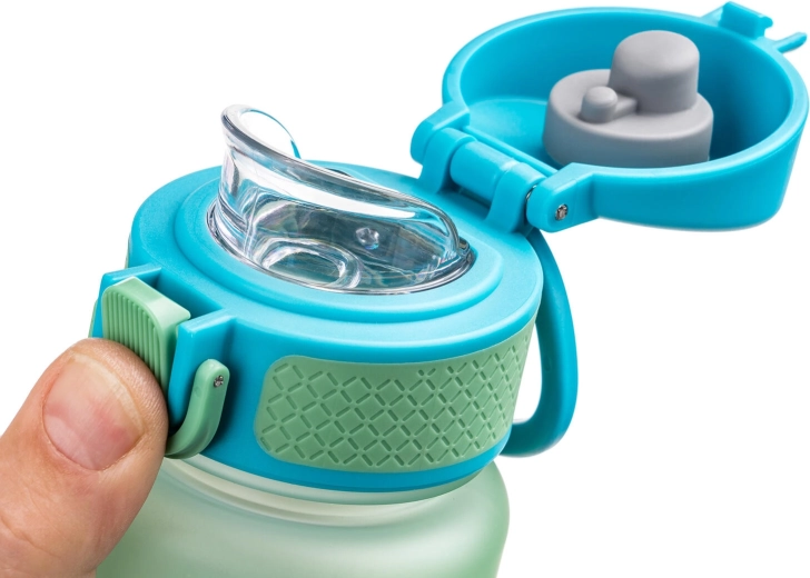 Vodotesen preklopni pokrovček z zaklepom