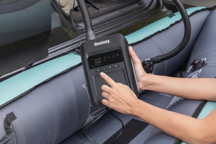 Dvojni motor za nizek in visok tlak