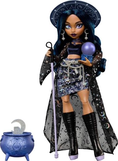 Celestial look and fortune-telling accessories