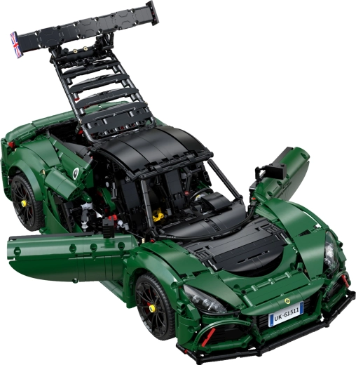 Odpirajoči se paneli in podrobna notranjost