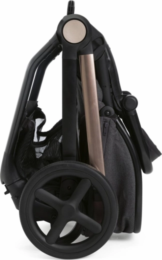 Kompaktno zlaganje in nizka masa 9 kg