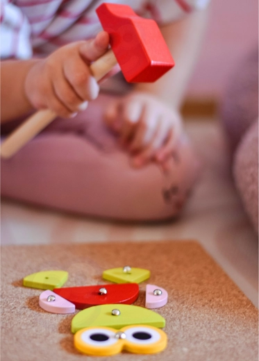 Cork board and hammering without complicated rules