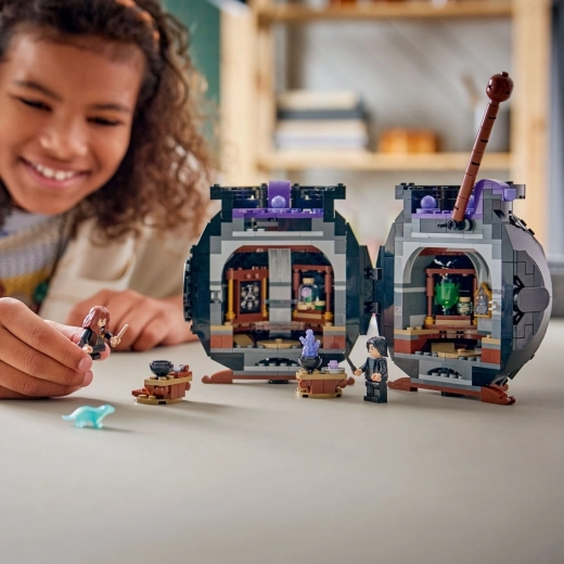 Odpirajoči se kotel s tajno učilnico