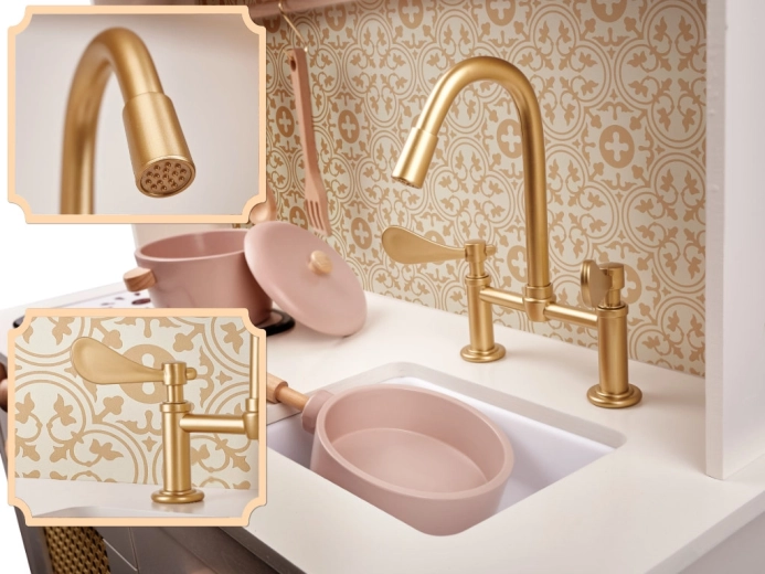 Eleganten umivalnik in zlata pipa