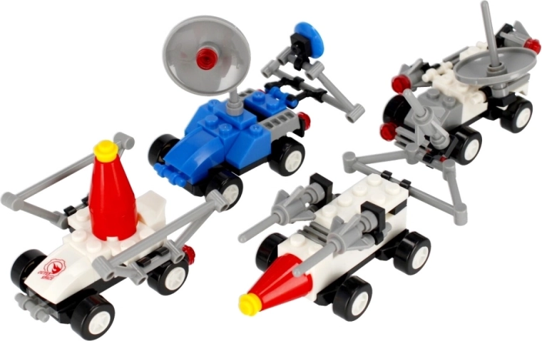 Štirje vesoljski modeli v eni izdaji