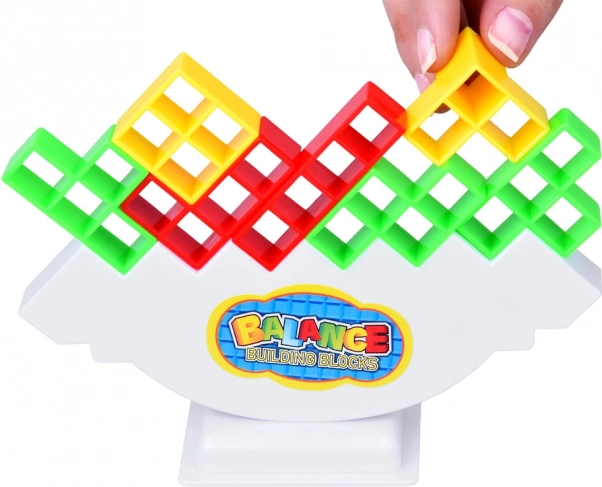 Balancing platform for a thrilling game
