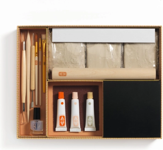 Vse v enem: orodja, masa in barve