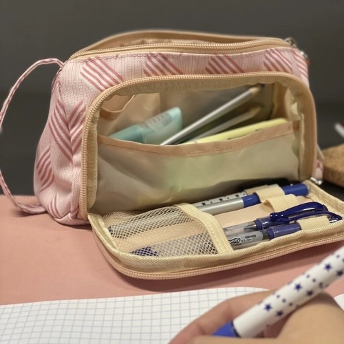 Two compartments and smart organization