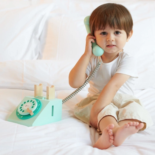 Vintage telefon za male klicatelje