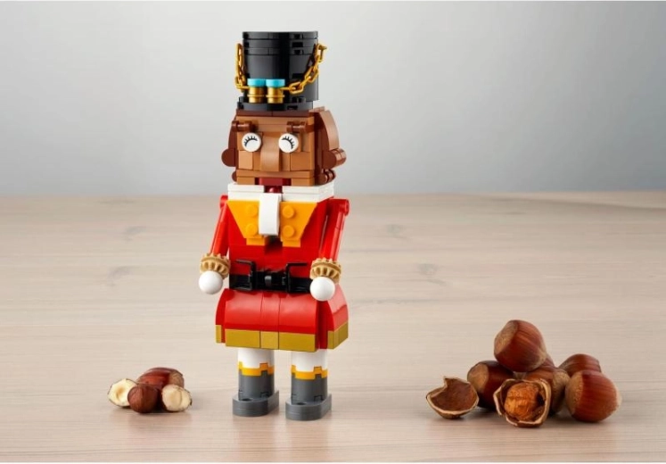 Premične roke in odpirajoča se usta