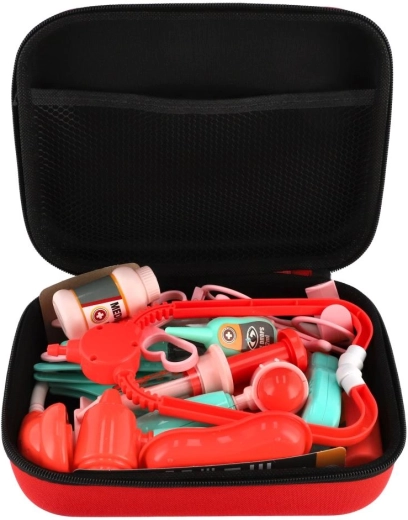 Bogat pribor za realistično igro