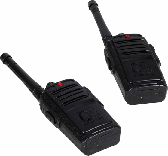 2 walkie-talkies for kids’ communication
