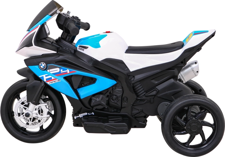 Stable three-wheel design for beginner riders