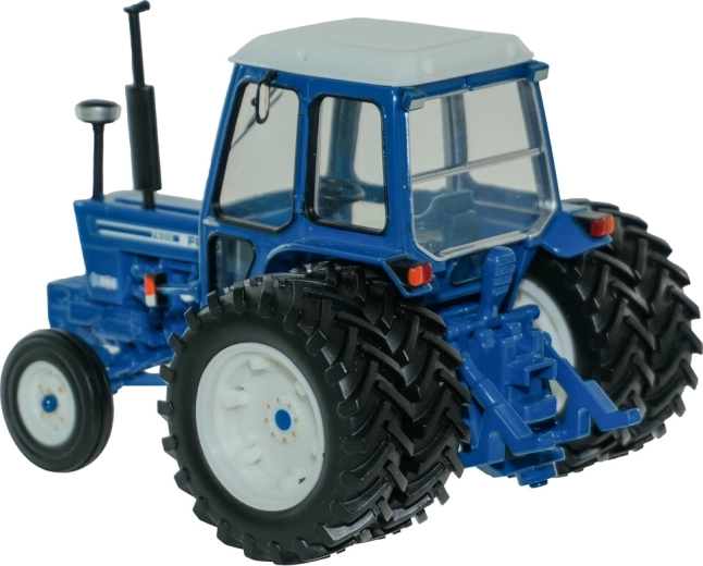 1:32 scale – ideal for a Britains collection