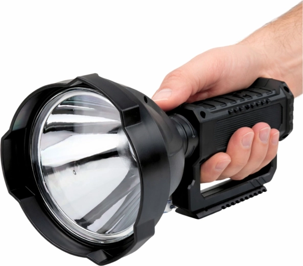 Močan usmerjen snop za dolg doseg