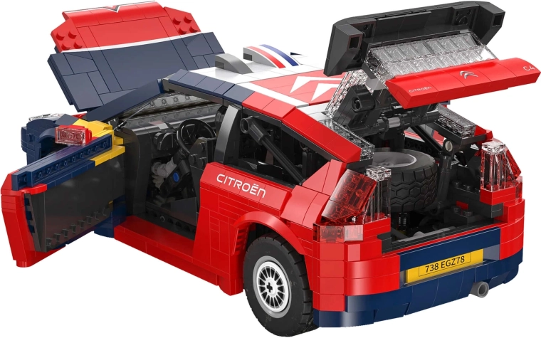 Odpirajoči se paneli in premišljena notranjost