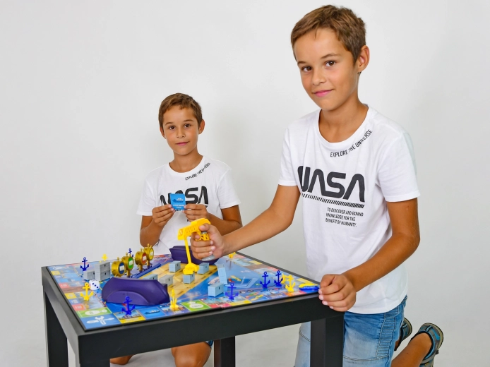 A family strategy game set in the world of maritime shipping