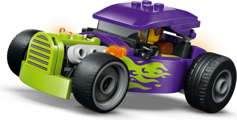 Odličen dizajn s plameni in velikimi kolesi