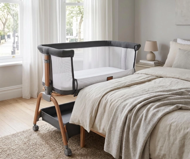2-in-1: bedside and standalone crib