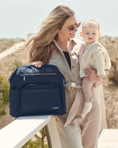 Comfortable to carry as a bag or backpack
