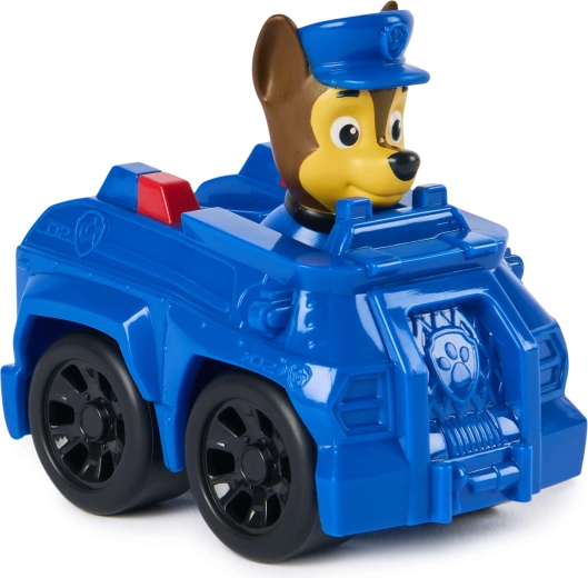 Chase v policijskem avtu pripravljen na akcijo