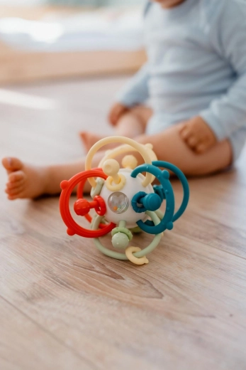 Nežna ragljica za senzorično stimulacijo